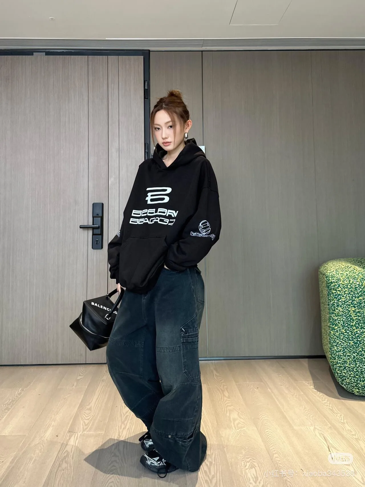# Balenciaga/ # ai # Same Style